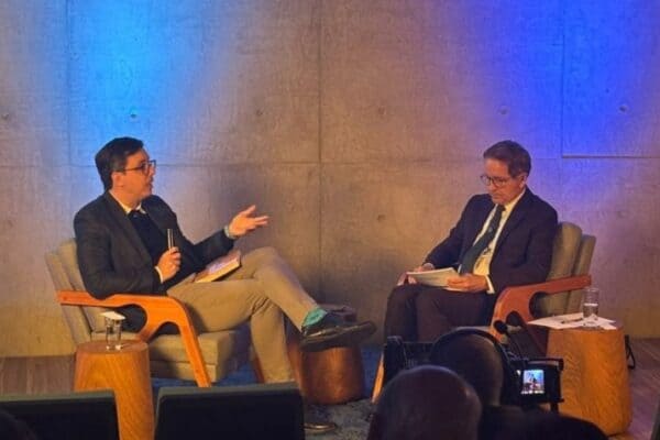 Renan Santos apresenta proposta para regionalizar o SUS