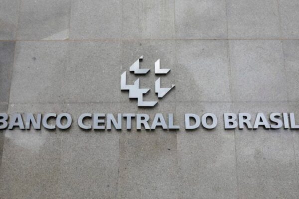Banco Central estima 90% de probabilidade de IPCA superar teto da meta em 2026