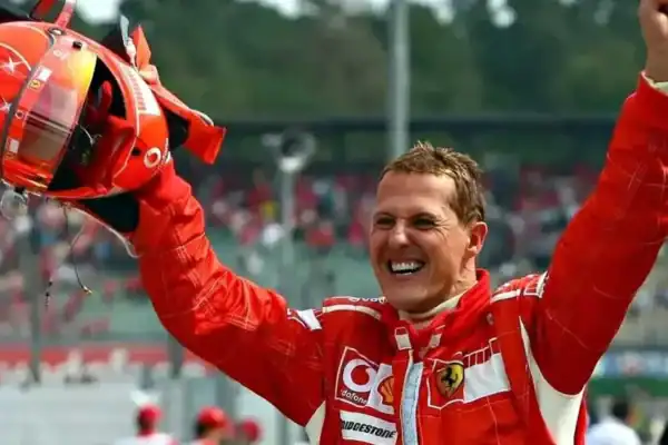 Corinna Schumacher revela presente inusitado enviado ao ex-piloto Michael Schumacher