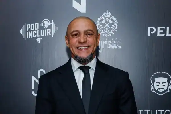 Roberto Carlos diz ter perdido toda a fortuna conquistada no futebol