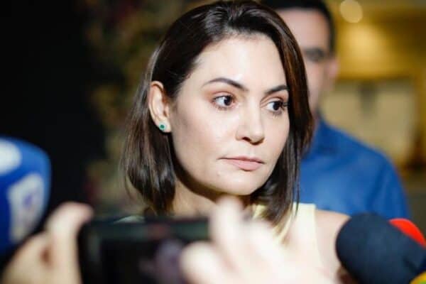Michelle Bolsonaro tem 22% e Leila do Vôlei 19% nas intenções de voto para o Senado no DF