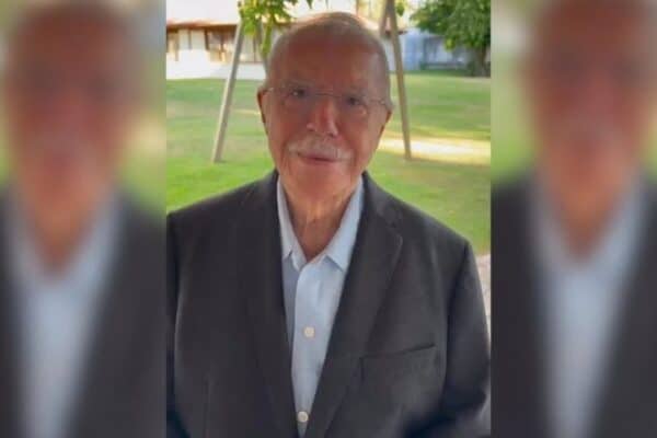 José Sarney vai a São Paulo para check-up de rotina após quadro de pneumonia