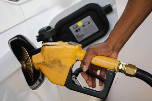 Governo prorroga subsídio de R$ 2,12 por litro de diesel até o fim de outubro