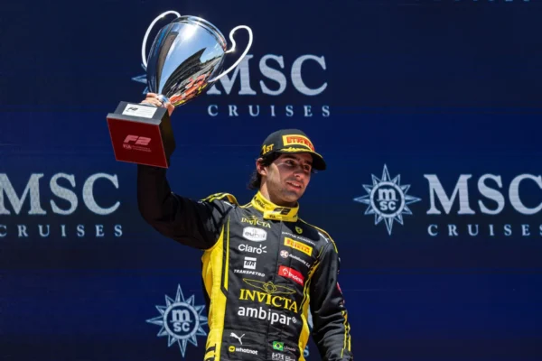 Rafael Câmara triunfa em Baku e amplia liderança na F2