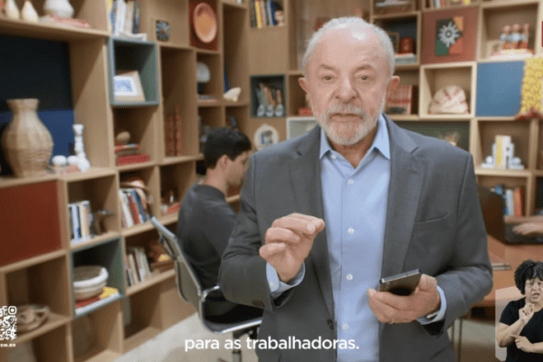 Lula busca ampliar voto ao afirmar que eleitor não precisa ‘fazer o L’