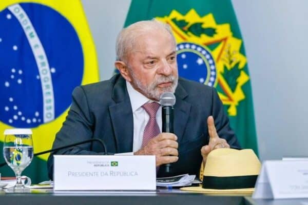 Governo marca encontro com clubes e CBF após proibição das apostas no Brasil