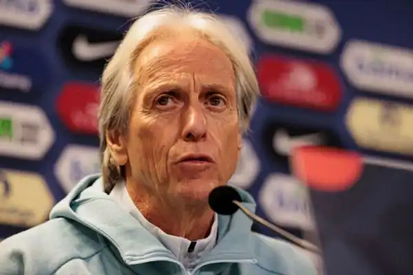 Jorge Jesus diz que combinou entrada de CR7, mas mudou o plano: ‘Jogo não exigiu’