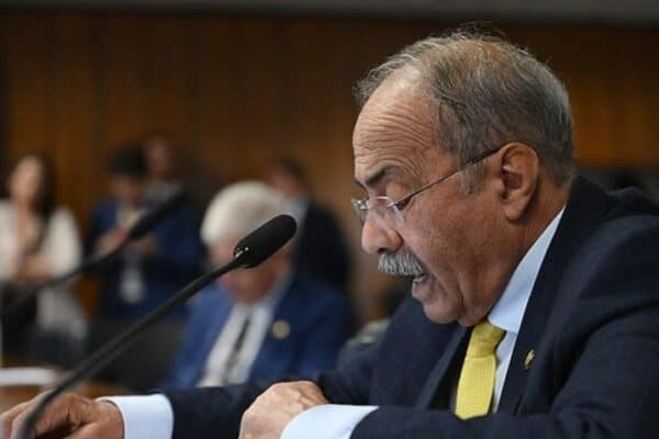 Senado estabelece inflação como teto para reajuste da conta de luz