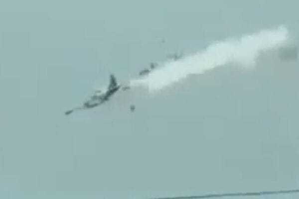 Colisão de aviões militares deixa quatro mortos nas Filipinas